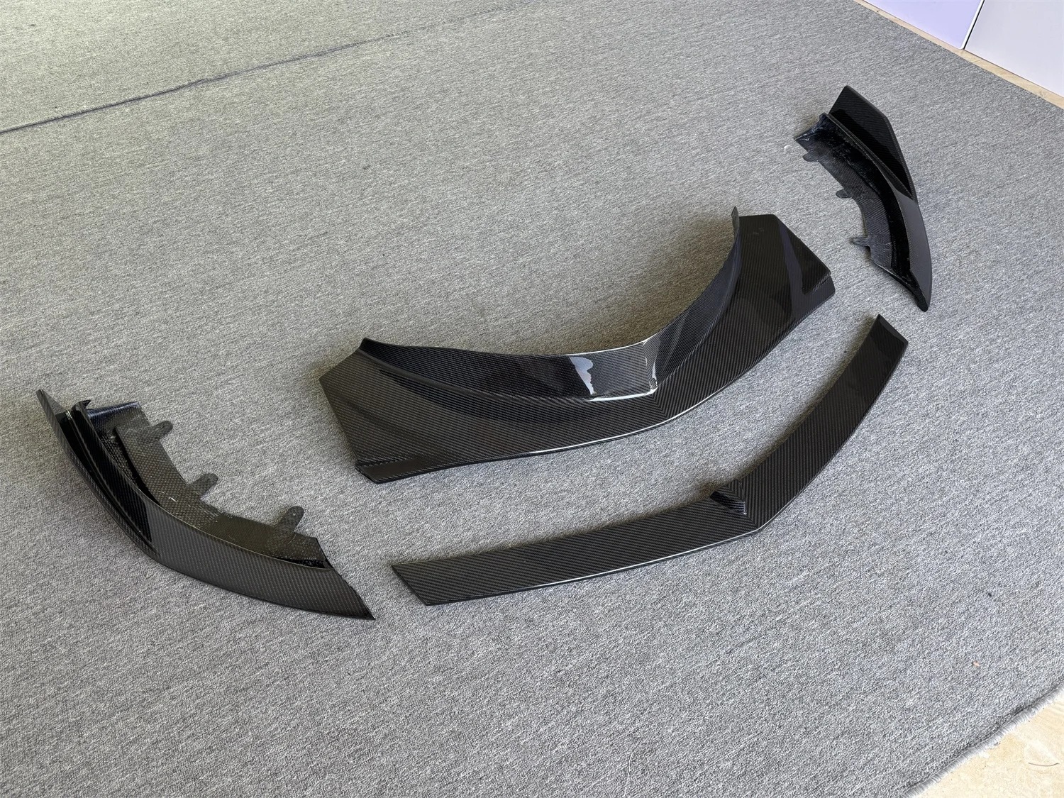 Upgrade Pro Style Dry Carbon Fiber Front Lip Front Bumper Lip Front Bumper Center Cover for McLaren GT Bodykit